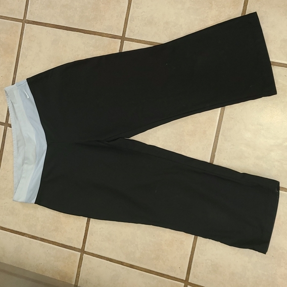 Nike dri-fit Capri sz s - Picture 1 of 4